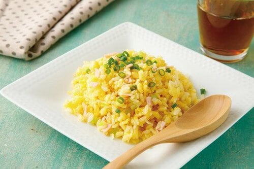 コンロから離さずよく振ることがパラパラへの近道です! イメージ