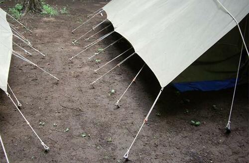 ［先輩キャンパーの失敗談①］使って即壊れたタープクリップ イメージ