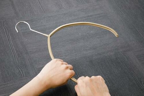 フックが回る！ 軽くて曲げられる！ドイツのすべらないMAWAハンガー イメージ3