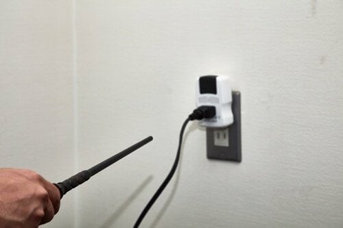 勝手にテレビの電源が入る正体はジェスチャーで操作する学習リモコン イメージ2