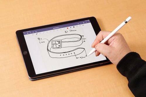 Smart KeyboardやApple Pencilなどにも対応