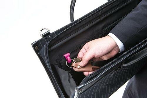 「玄関前でゴソゴソ」から卒業！フックでカギの定位置を作ろう イメージ4