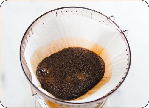 STEP7:珈琲粉を蒸らす イメージ
