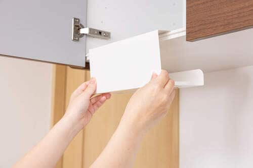 棚板に引っかけるだけ ペーパータオルホルダーおすすめ イメージ