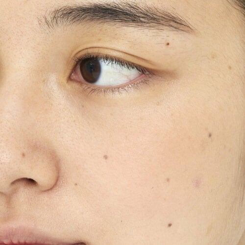 控えめ発色で肌なじみがよい、使いやすいオレンジ オレンジチークおすすめ イメージ