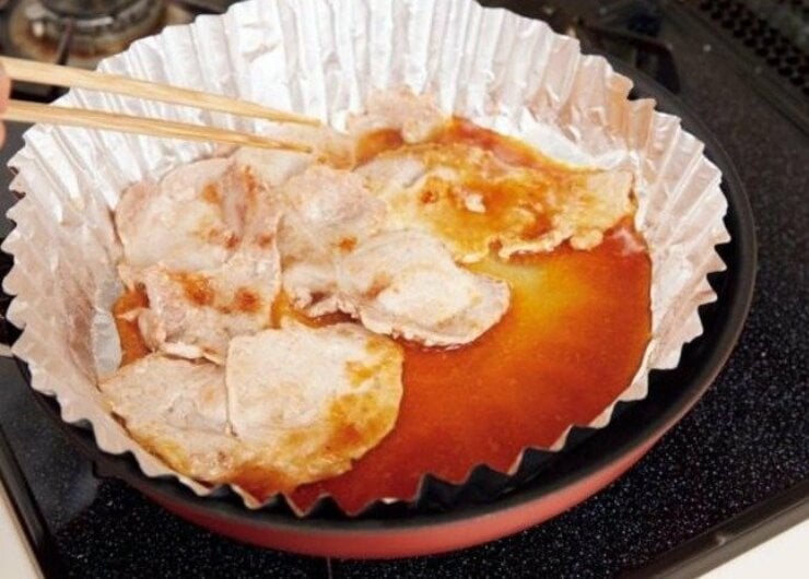 油汚れを完全に防ぐ！ “フライパン用シート”3選｜『LDK』が試しました