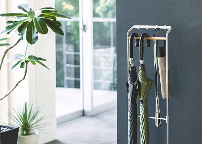 乾かすと収納の両立 玄関が濡れずに片付く 山崎実業の傘立て の実力は テストする女性誌 Ldk が検証 レビュー 360life サンロクマル