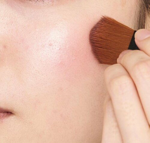 【使用感】斜めカットのブラシが使いやすい チークおすすめ イメージ