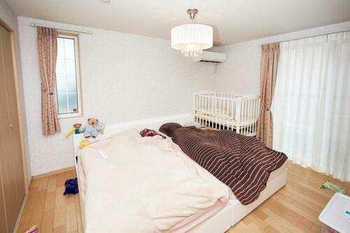 フランフランみたいな「大人ガーリー×ゴージャス」な寝室づくり イメージ