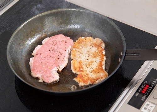 カリッとした焼き目がついて中までジューシーな仕上がりに キッチン用品おすすめ イメージ