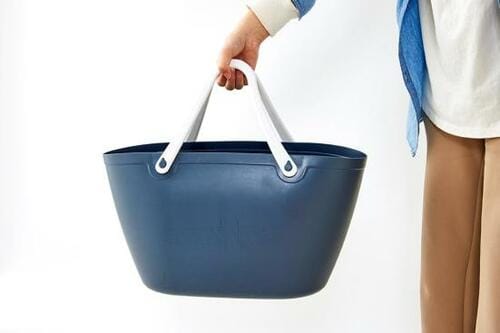 子どもには持ち手が長い ダイソー「CORTONA BAG」 イメージ2