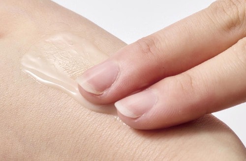 使用感:乳液のような塗り心地 レチノール美容液おすすめ イメージ