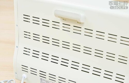 製品の高さが低く取っ手も使いやすい 電気ストーブ・遠赤外線ヒーターおすすめ イメージ