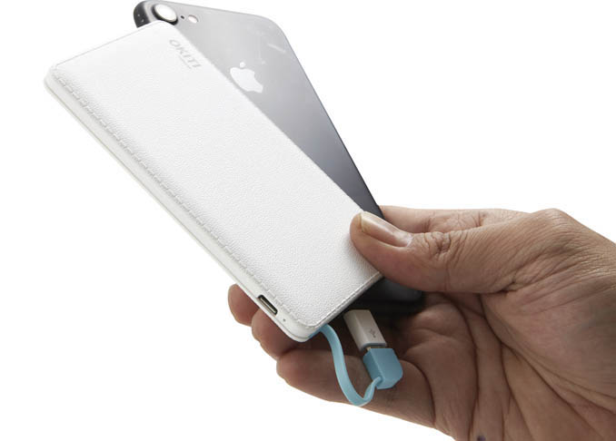 【iPhoneサイズ】最強の超薄型モバイルバッテリーってなんなの？