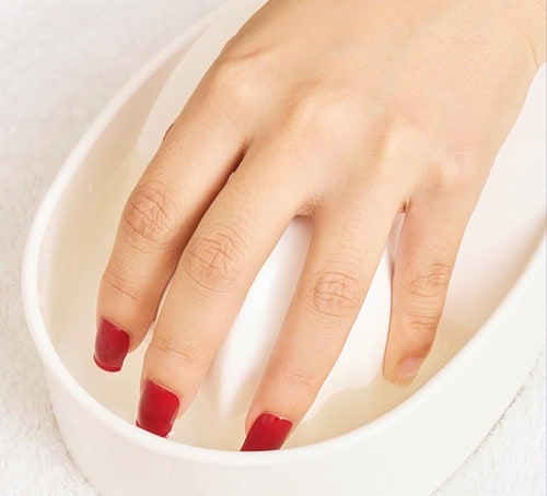 剥がれにくさ:ネイルチップが剥がれにくいか ネイルチップ用接着アイテムおすすめ イメージ