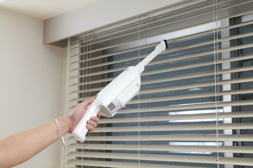 ④ハンディの使い勝手 紙パック式コードレス掃除機おすすめ イメージ
