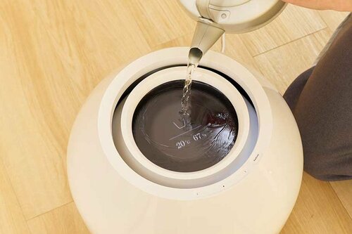 【給水のしやすさ】流し込み口が広くてラク 加湿器おすすめ イメージ