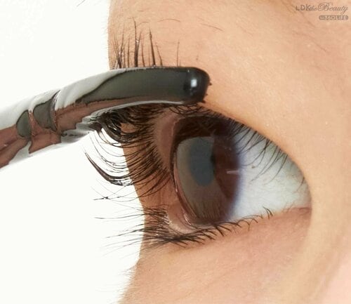 美まつげの近道はマスカラをしっかりオフすること! マスカラリムーバーおすすめ イメージ