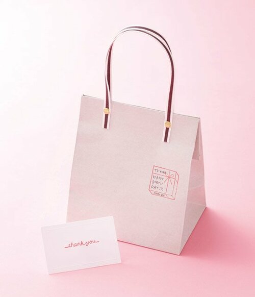 地味な紙袋にスタンプしてプレゼント感をプラス!