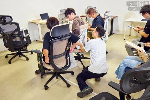 専門家の指導を経て、総勢25名のモニターテストを開催 オフィスチェアおすすめ イメージ