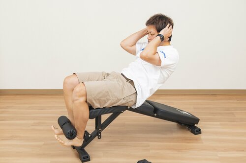 メリット2:負荷がかけづらい部位を鍛えることができる トレーニングベンチおすすめ イメージ