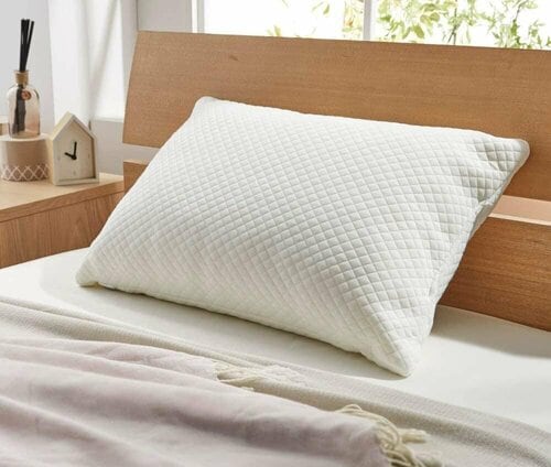 ニッセン「低反発チップ抗菌防臭枕」 イメージ
