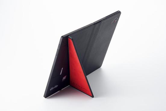 レノボ「ThinkPad X1 Fold」のカバースタンド