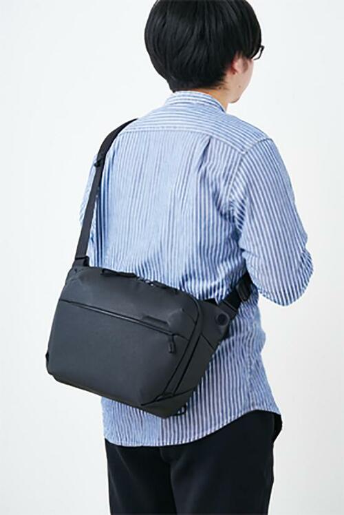 カメラも持ち歩くなら Peak Design「EveryDay Sling 6L」
