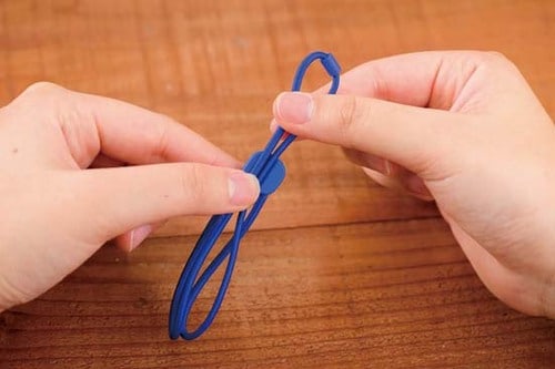 ③ぎゅっと絞れるゴムバンドで小物も抜け落ちずに束ねられます イメージ2
