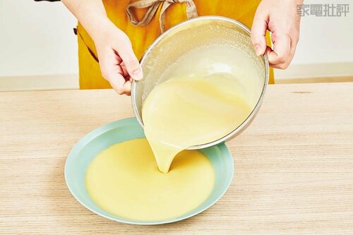 専用のお皿に焼き面をつけるだけ！ ラドンナ「Toffy クレープメーカー」おすすめ イメージ