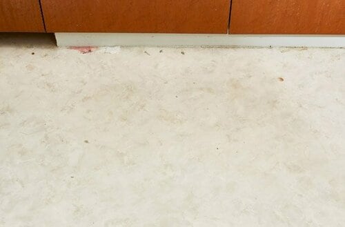 重曹＋衣類用洗剤1:1でビニール床の黒ずみがスルン！ イメージ6