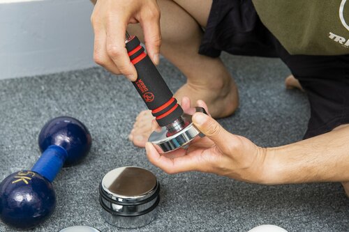しっかりとプレートを固定できます