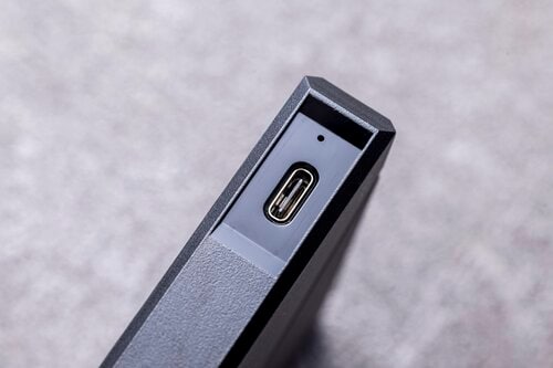 ②「USB 3.1」「USB4」などの数字付きは転送速度の規格p.p1 {margin: 0.0px 0.0px 0.0px 0.0px; font: 12.0px 'Hiragino Sans'} 【胸ポケットに入る史上最速SSD】バッファローの最新ポータブルSSDが「新世代」過ぎた(MONOQLO)おすすめ イメージ