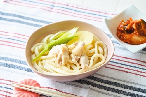 残ったスープにうどんを入れてカルグクス(韓国式うどん)に! 鍋の素おすすめ イメージ