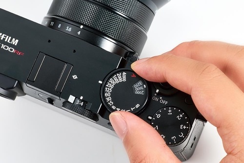 シャッタースピード/感度変更ダイヤル 富士フイルム「GFX100RF」おすすめ イメージ