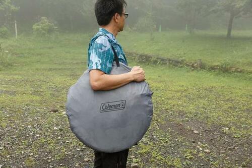 コンパクトにまとまり持ち運びやすい