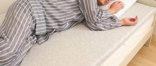 横向き・仰向けとも体圧が分散された マットレストッパーおすすめ イメージ