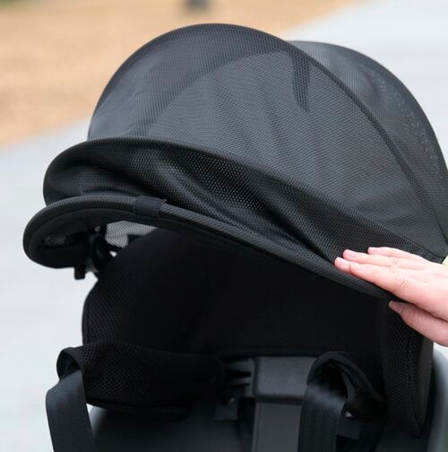 シェード付きで日除けができる パナソニック「ギュット・クルーム・EX」おすすめ イメージ2