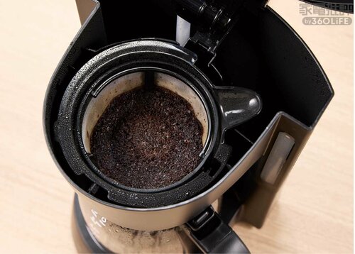 粉全体にお湯がいきわたっている 安いコーヒーメーカーおすすめ イメージ