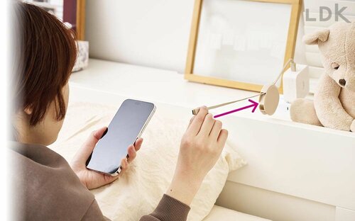 充電コードは巻き取り式で床に触れさせない 巻き取り式充電器コードおすすめ イメージ