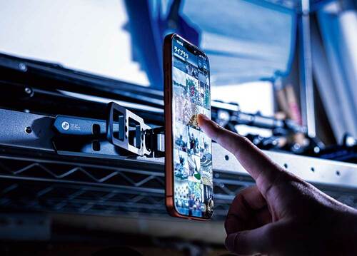 ダントツの安定感と脚部の磁石でiPhoneを自在に固定! Magsafeスマホ三脚おすすめ イメージ