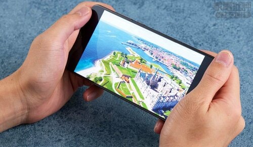 YouTube 4K動画・輝度MAXで測定 ハイエンドスマホおすすめ イメージ2