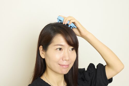 ユニークな形状のブラシ シャンプーブラシおすすめ イメージ