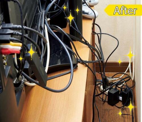 ハンディモップで掃除した後のテレビ裏