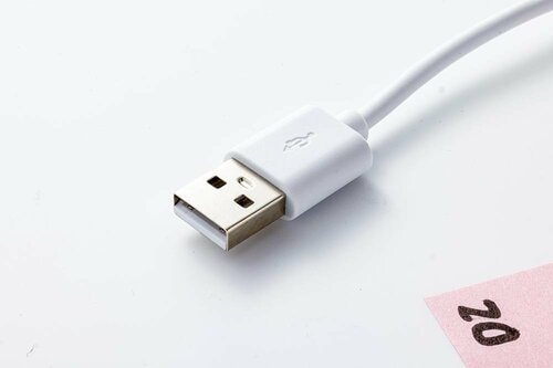 電源とのコネクタはタイプA