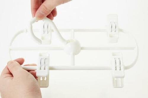 C評価: フックの動きがイマイチ カインズのズボンハンガー イメージ2