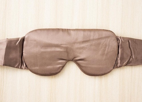 心地よい素材でふんわりした厚み アイマスクおすすめ イメージ