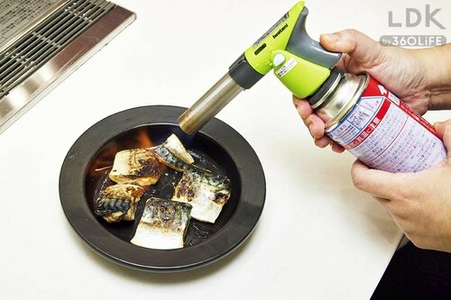 ガスバーナーでジューッとすれば一瞬でパリッ! レンジ調理皿5選&バーナーおすすめ イメージ