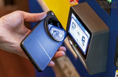＜標準モデルとの差＞FeliCa（おサイフケータイ）非搭載だがカメラ性能が向上 ハイエンドスマホおすすめ イメージ