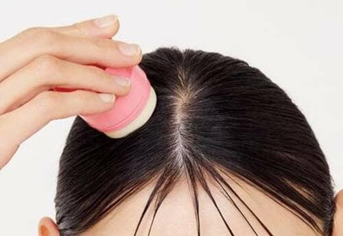 バームタイプはまとめ髪にも使いやすい アホ毛を抑えるスティックおすすめ イメージ